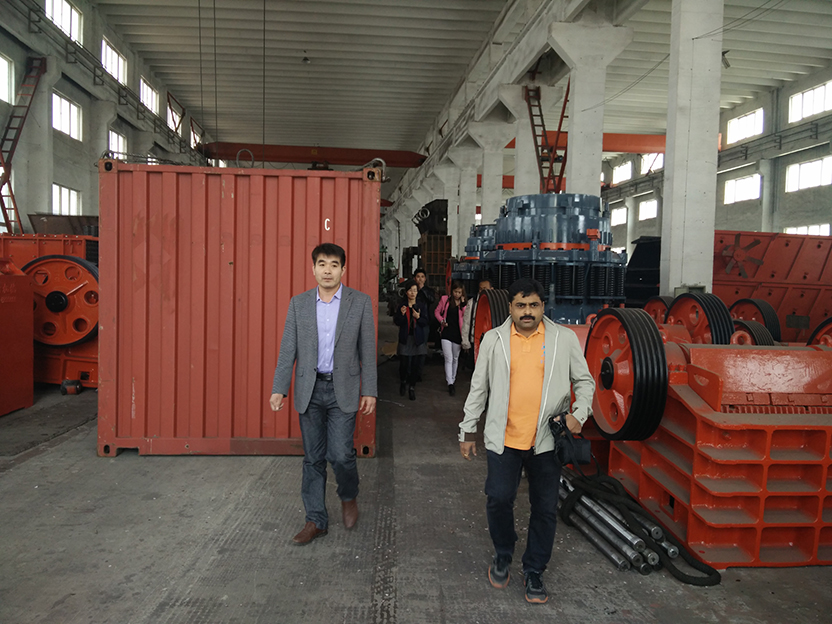 Indonesia customers buy  Crusher and magnetic separator and visit our factory workshop.